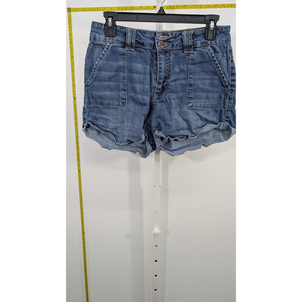 Dollhouse Womens Denim Shorts Medium Wash Double Button Rolled Hem Size 11 30W‎
